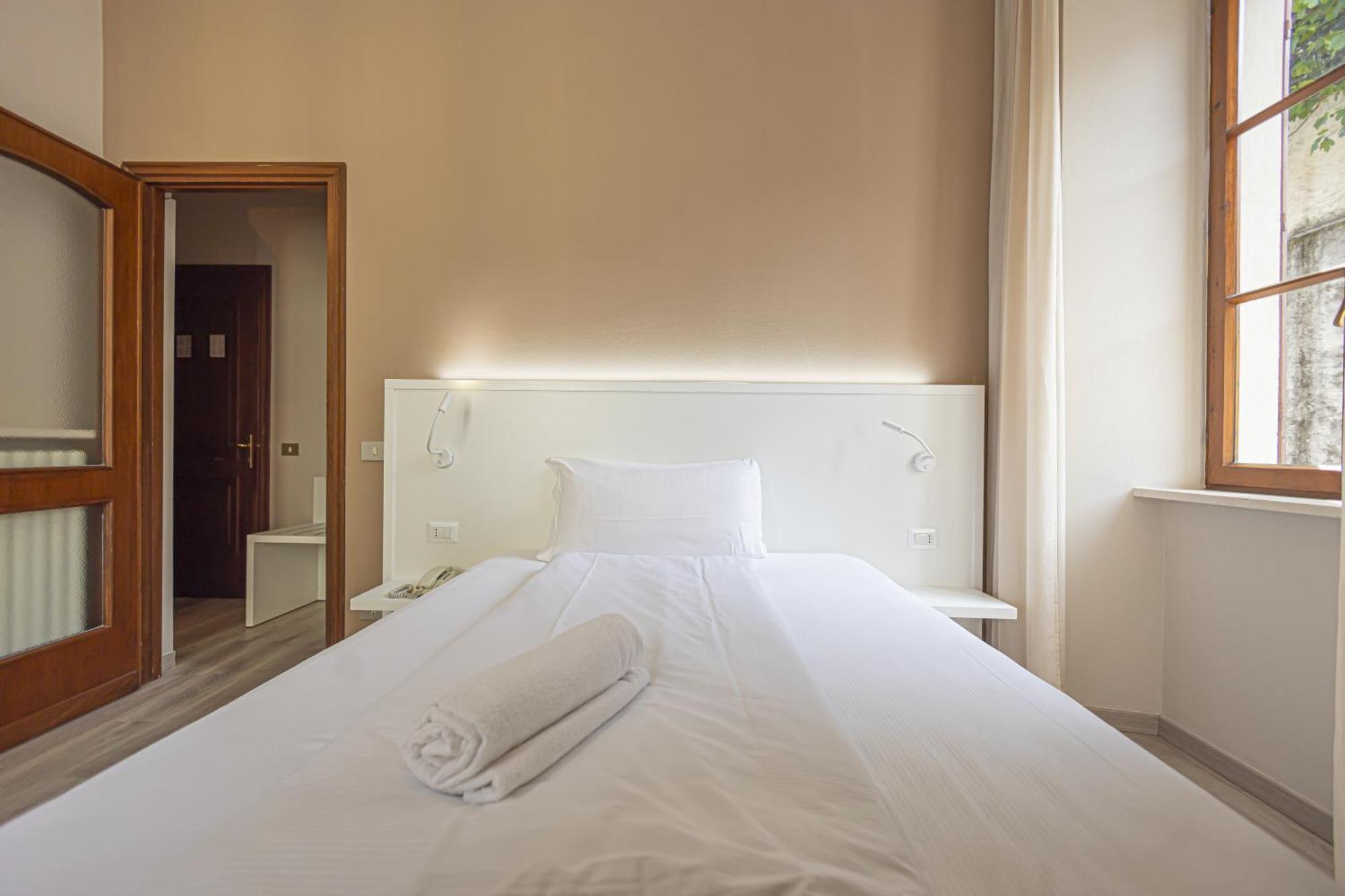 Hotel Il Portico By Lvg Hotel Collection Cannobio Habitación foto