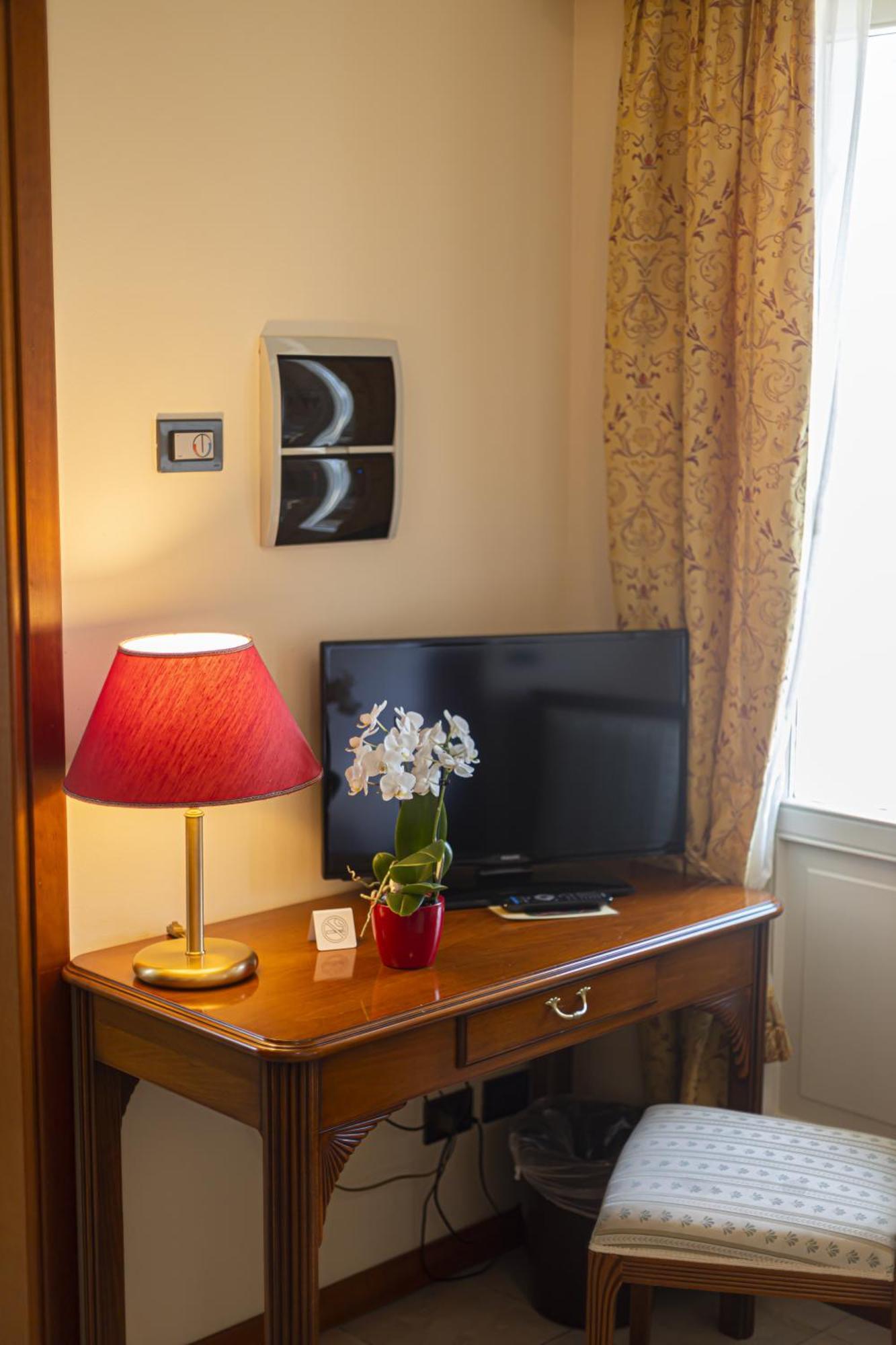 Hotel Il Portico By Lvg Hotel Collection Cannobio Habitación foto